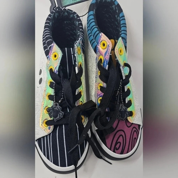 Women's Disney Ground Up Nightmare Before Christmas Hi Top Sneaker Size 6 - Picture 6 of 12